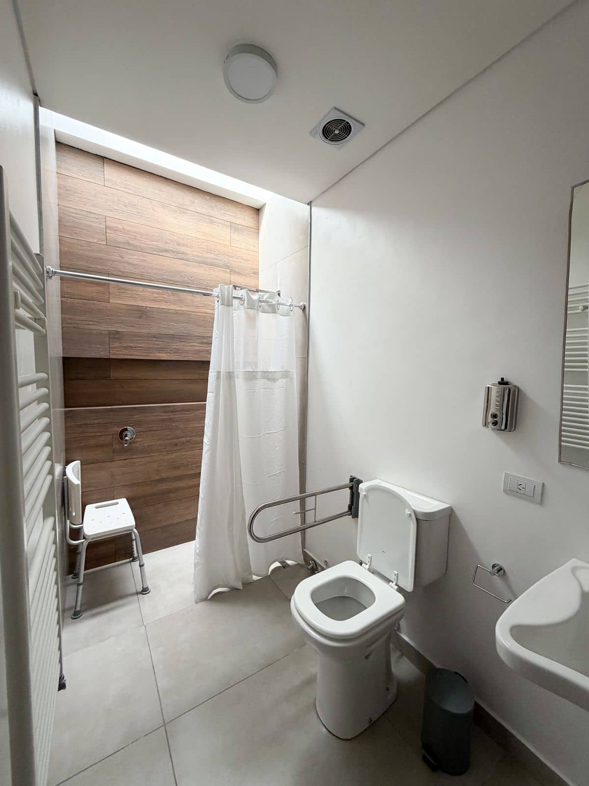 Baños adaptados — geriátrico en Mendoza, Residencia Vitacoria