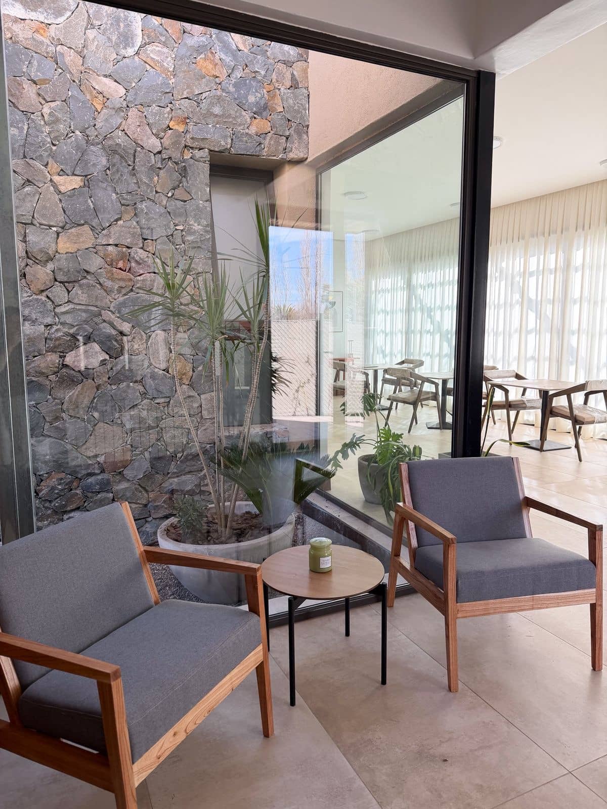 Estar y áreas comunes — geriátrico en Mendoza, Residencia Vitacoria