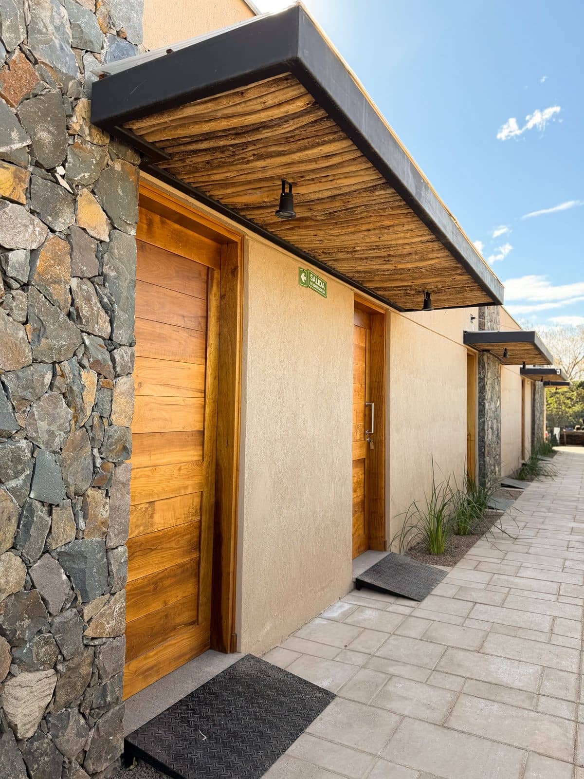 Accesos a las habitaciones — geriátrico en Mendoza, Residencia Vitacoria